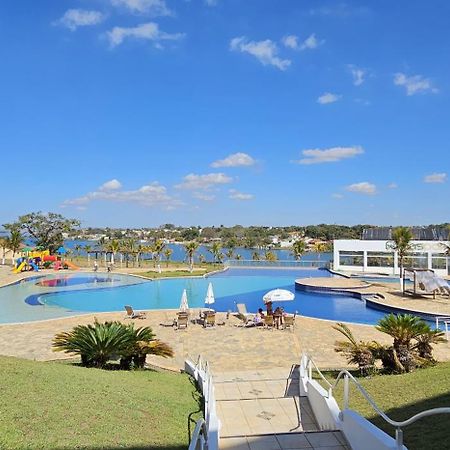 Ramada By Wyndham Furnaspark Formiga Bagian luar foto