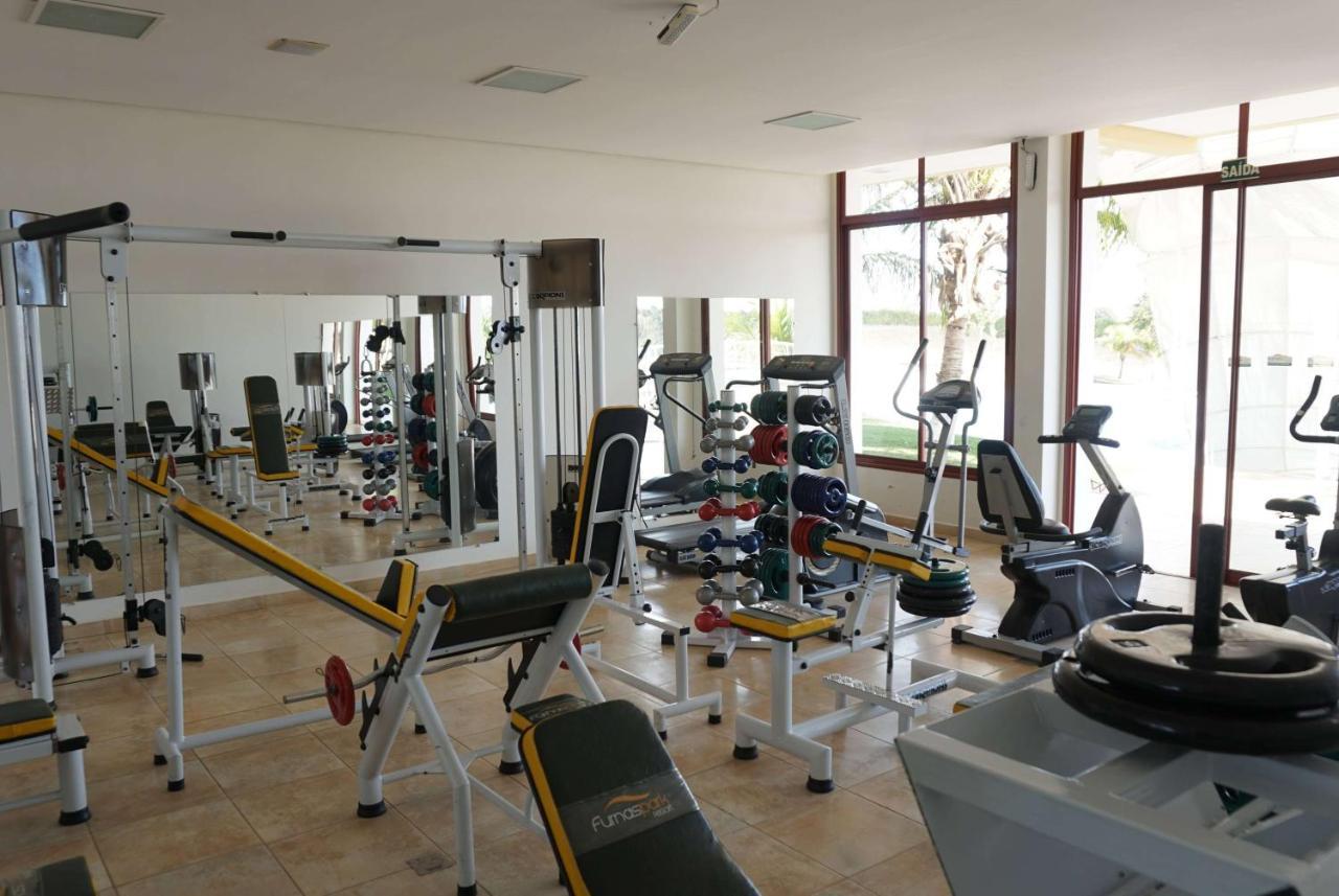 Ramada By Wyndham Furnaspark Formiga Bagian luar foto