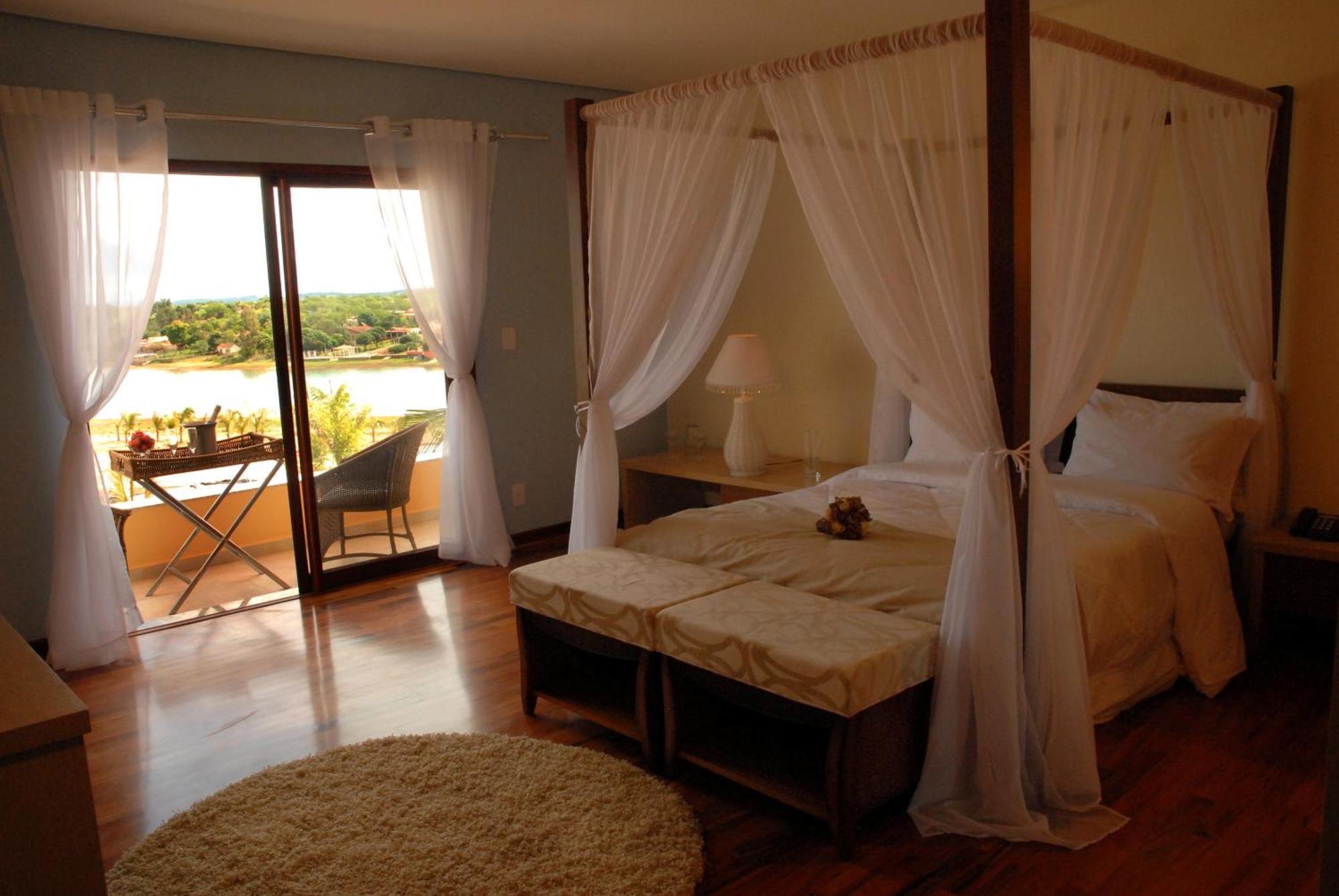 Ramada By Wyndham Furnaspark Formiga Bagian luar foto