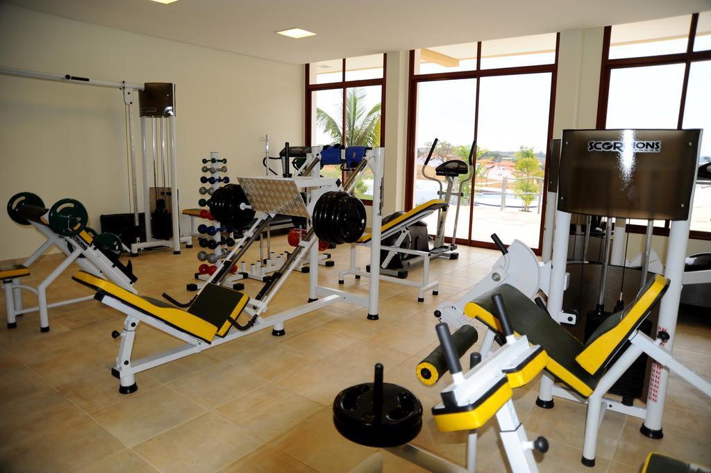 Ramada By Wyndham Furnaspark Formiga Bagian luar foto