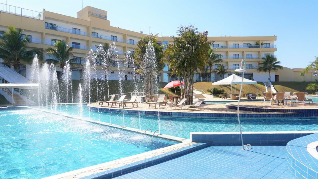 Ramada By Wyndham Furnaspark Formiga Bagian luar foto