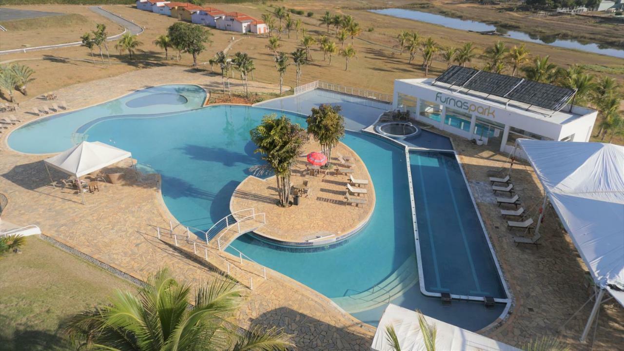 Ramada By Wyndham Furnaspark Formiga Bagian luar foto